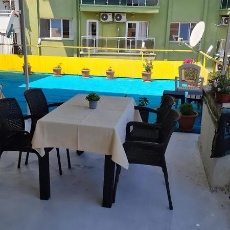 Habitación en casa particular Ada Azure Pansiyon Kusadasi