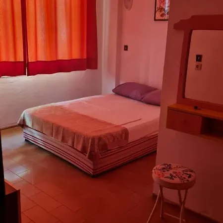 Ada Azure Pansiyon Habitación en casa particular